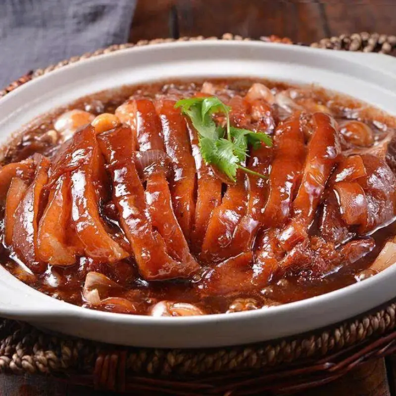 Giò Heo Hầm Nồi Đất